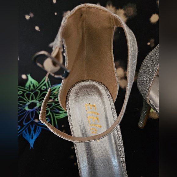 🍍 Sliver Bling ankle strap heels - Picture 2 of 7